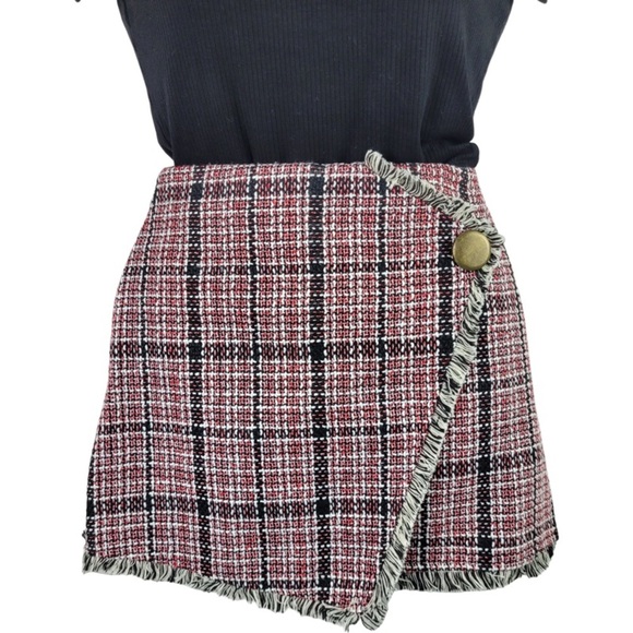 Chicwish Dresses & Skirts - NWT Chicwish white Red Tweed mini skirt size M